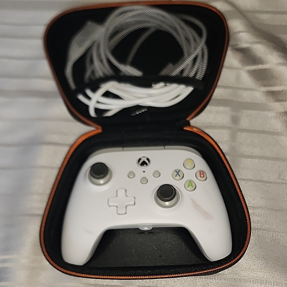 Xbox Fusion Wireless Controller - White